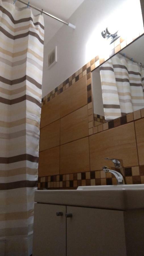 Gesztenyes Apartman Мішкольц Екстер'єр фото