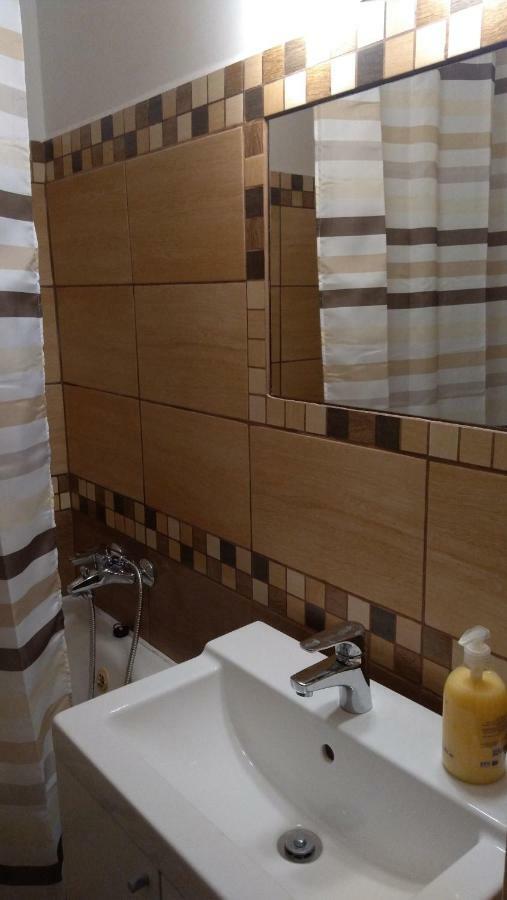 Gesztenyes Apartman Мішкольц Екстер'єр фото