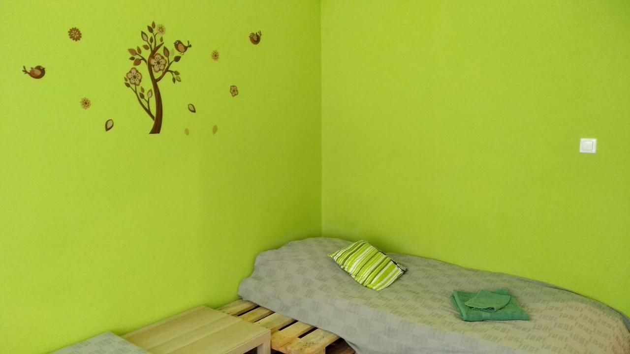 Gesztenyes Apartman Мішкольц Екстер'єр фото