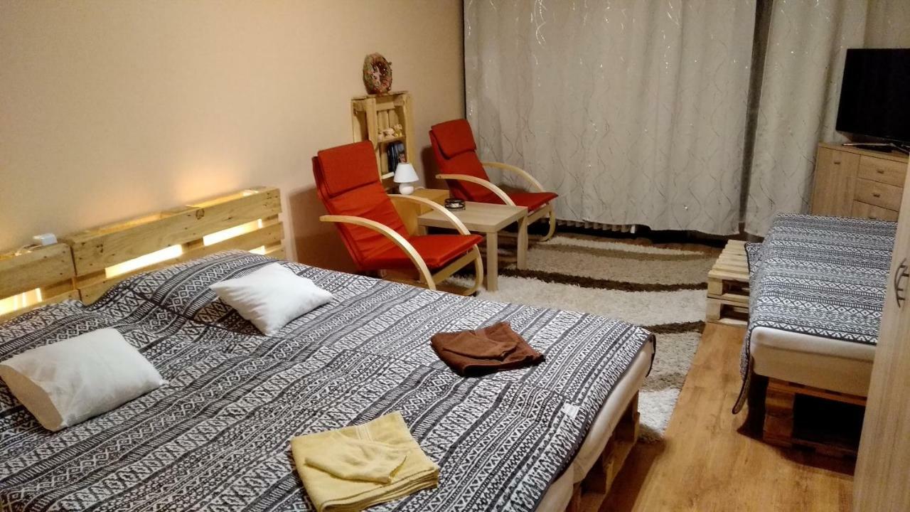 Gesztenyes Apartman Мішкольц Екстер'єр фото